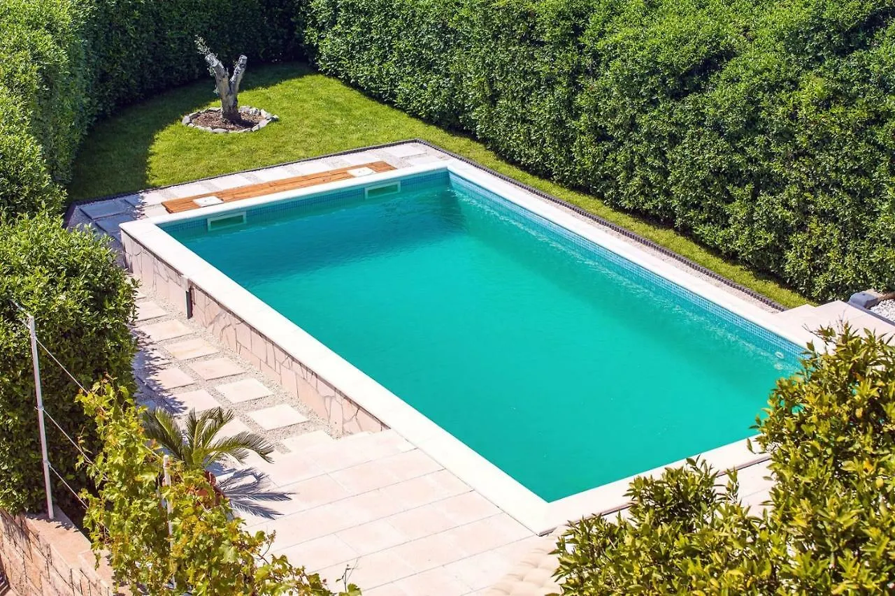Villa Dawn تروغير