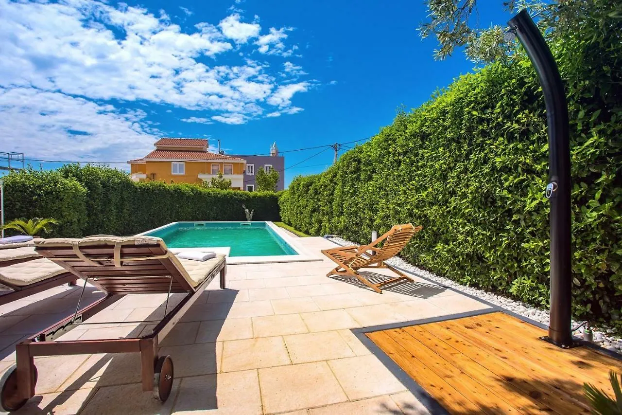 Villa Dawn تروغير